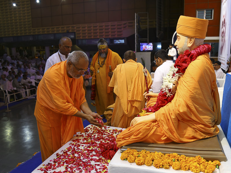 Tribute Assembly in Honor of HH Pramukh Swami Maharaj, Rajkot