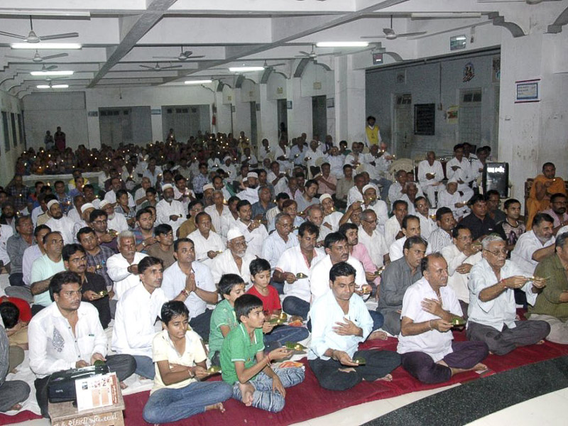 Tribute Assembly in Honor of HH Pramukh Swami Maharaj, Lathi