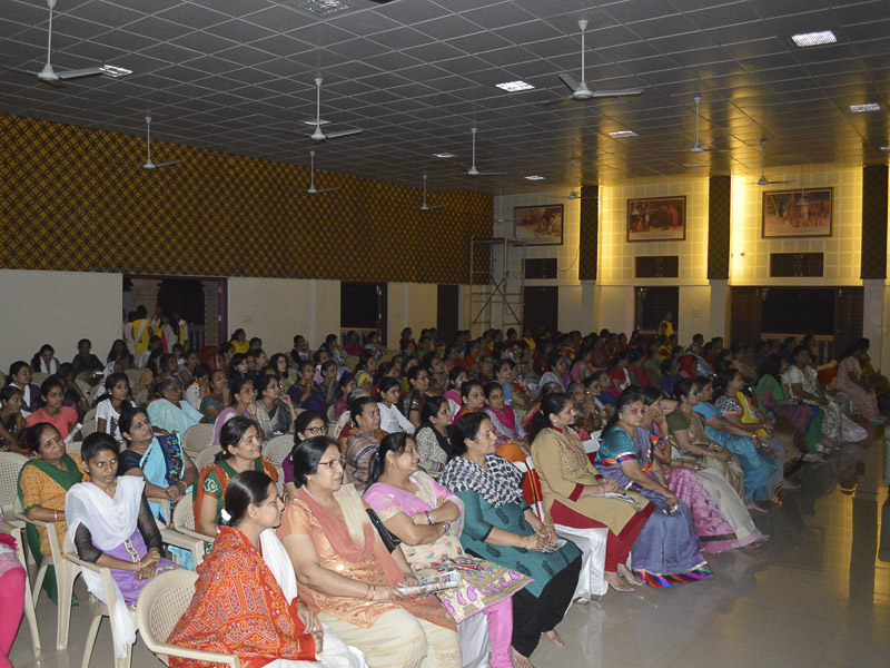 Tribute Assembly in Honor of HH Pramukh Swami Maharaj, Indore