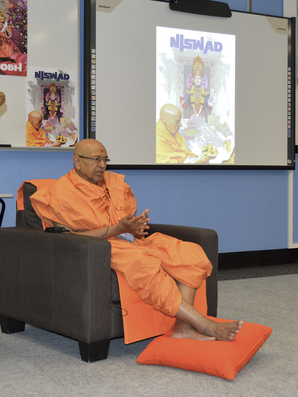 Pujya Tyagvallabh Swami during the bal-balika shibir
