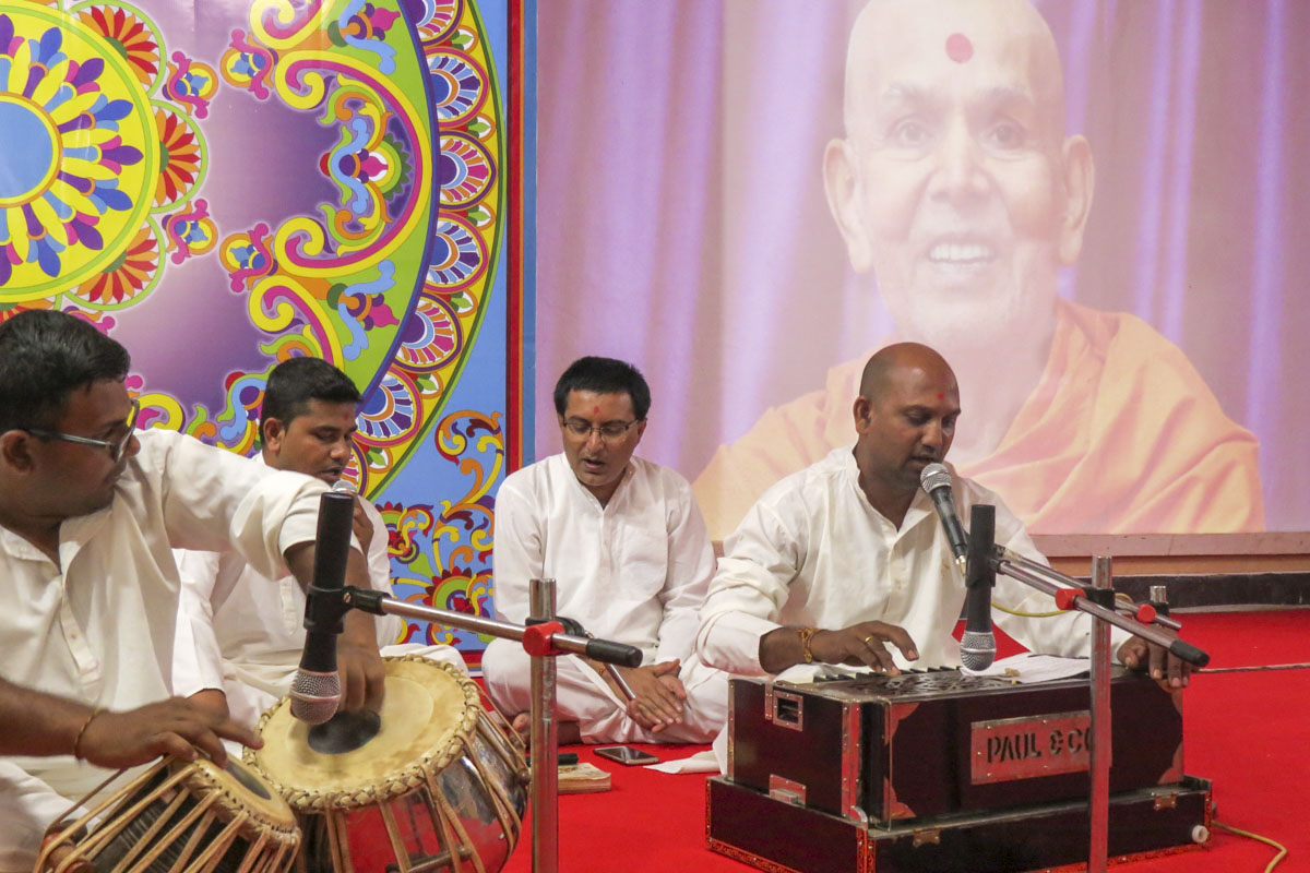 85th Birthday Celebration of Pragat Brahmaswarup Mahant Swami Maharaj, Jinja