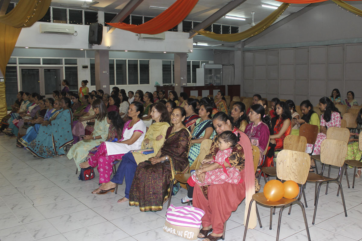 Devotees during the assembly