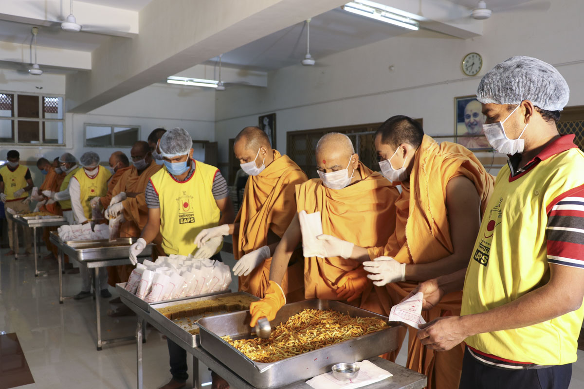 BAPS Community Services During the Coronavirus Lockdown, Junagadh