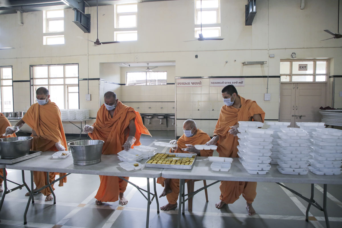 BAPS Community Services During the Coronavirus Lockdown, Atladara