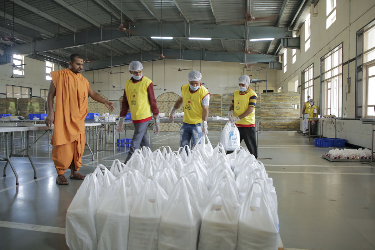 BAPS Community Services During the Coronavirus Lockdown, Atladara