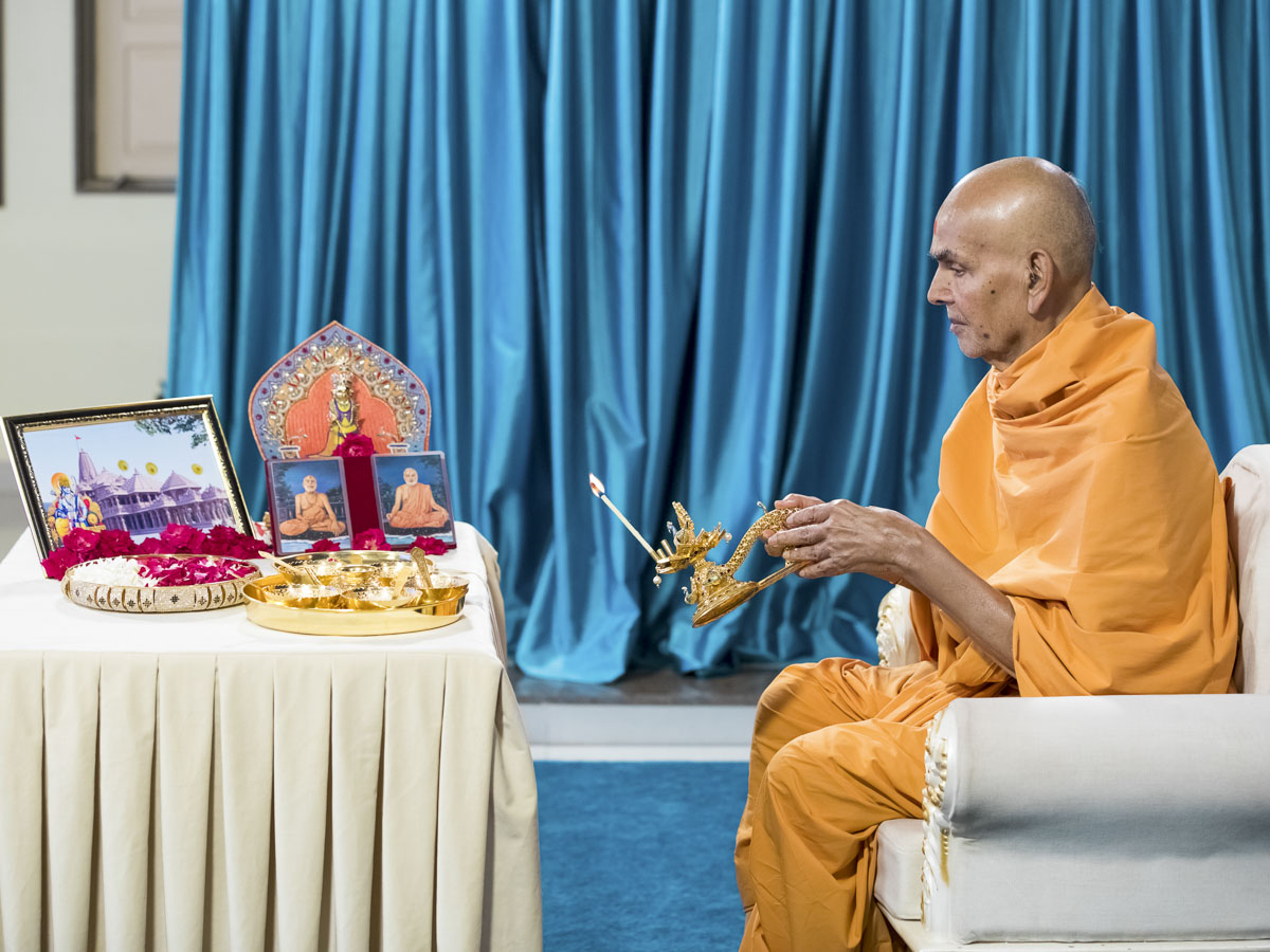 Shri Ram Janmabhumi Mandir Shilanyas  Pujan and Prayers  by HH Mahant Swami Maharaj