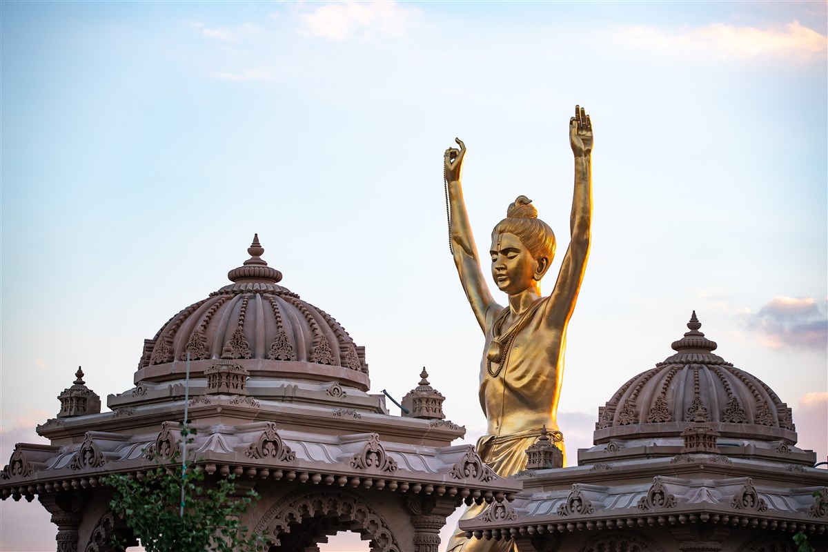 <a href='https://download.baps.org/download.php?file=other/Nilkanthvarni4K/BAPSSwaminarayanAkshardham-NJ-TapomurtiShriNilkanthVarni04.jpg' target='blank' style='text-decoration:underline; color:blue;'>Download High Resolution (4K)</a>