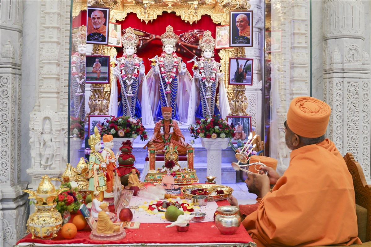New Year’s Family Shatabdi Mahapuja, London, UK