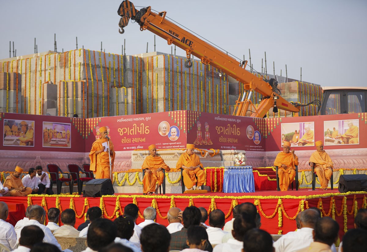 Munivandan Swami addresses the assembly