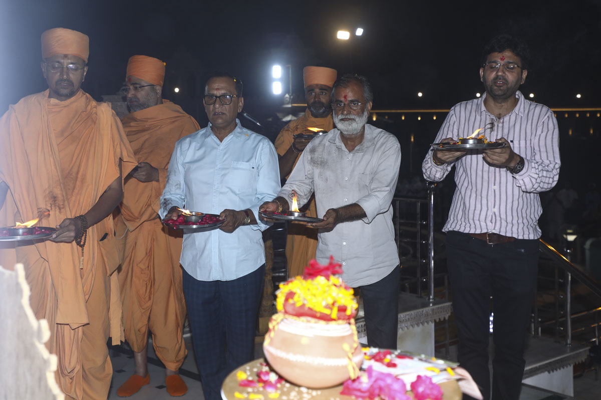 Shri Ram Janmbhoomi Mandir Akshat Kumbh Vadhamana, Sankari