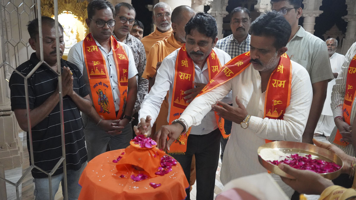 Shri Ram Janmbhoomi Mandir Akshat Kumbh Vadhamana, Ukai