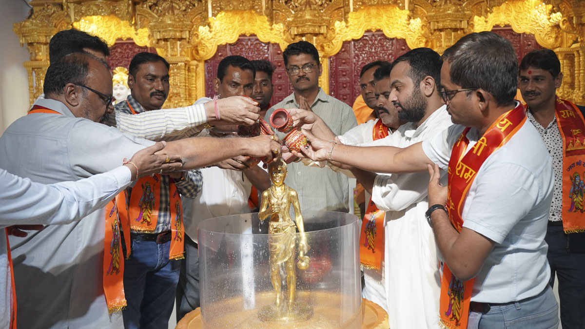 Shri Ram Janmbhoomi Mandir Akshat Kumbh Vadhamana, Ukai