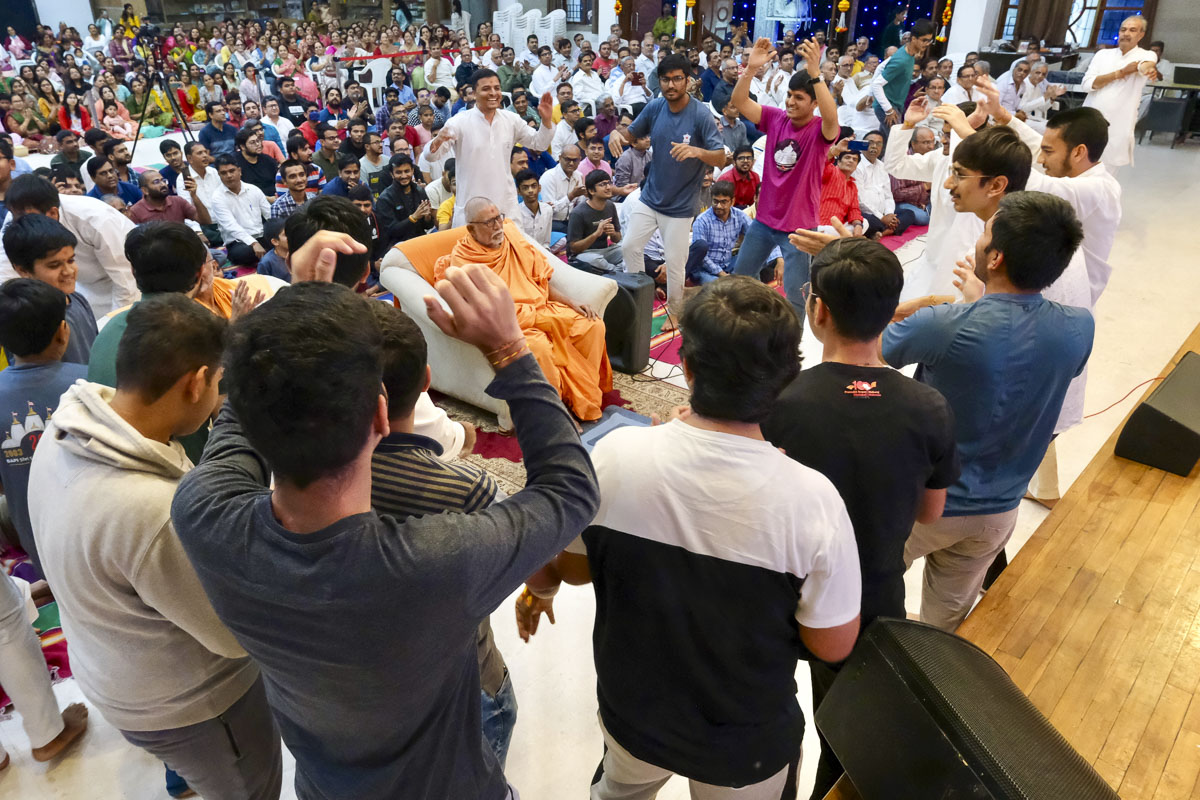 Kirtan Aradhana