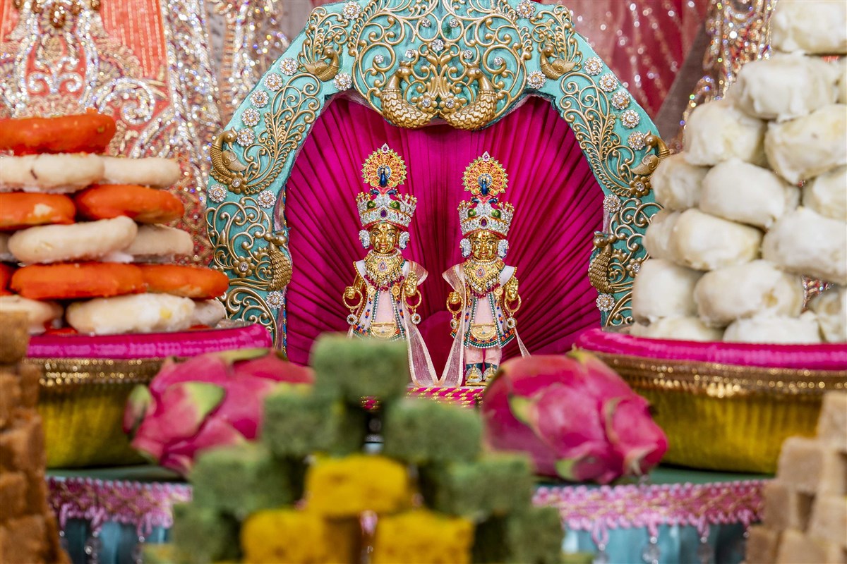 Annakut offered to Akshar Purushottam Maharaj at the BAPS Hindu Mandir, Abu Dhabi