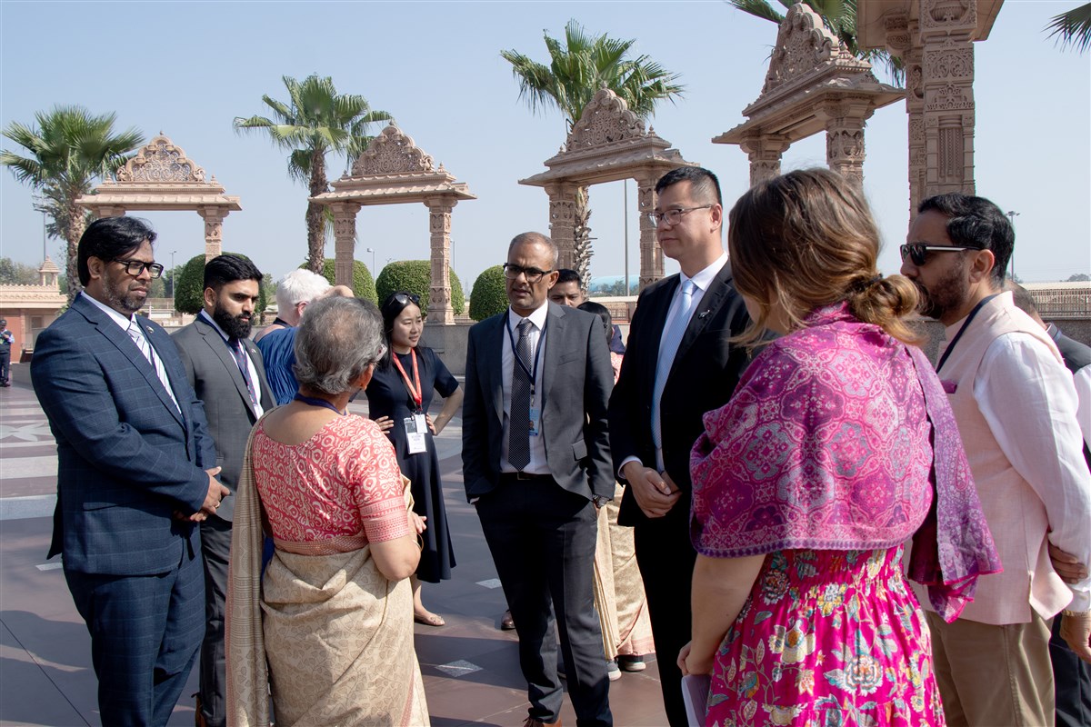 New Zealand delegation visits Swaminarayan Akshardham in New Delhi 