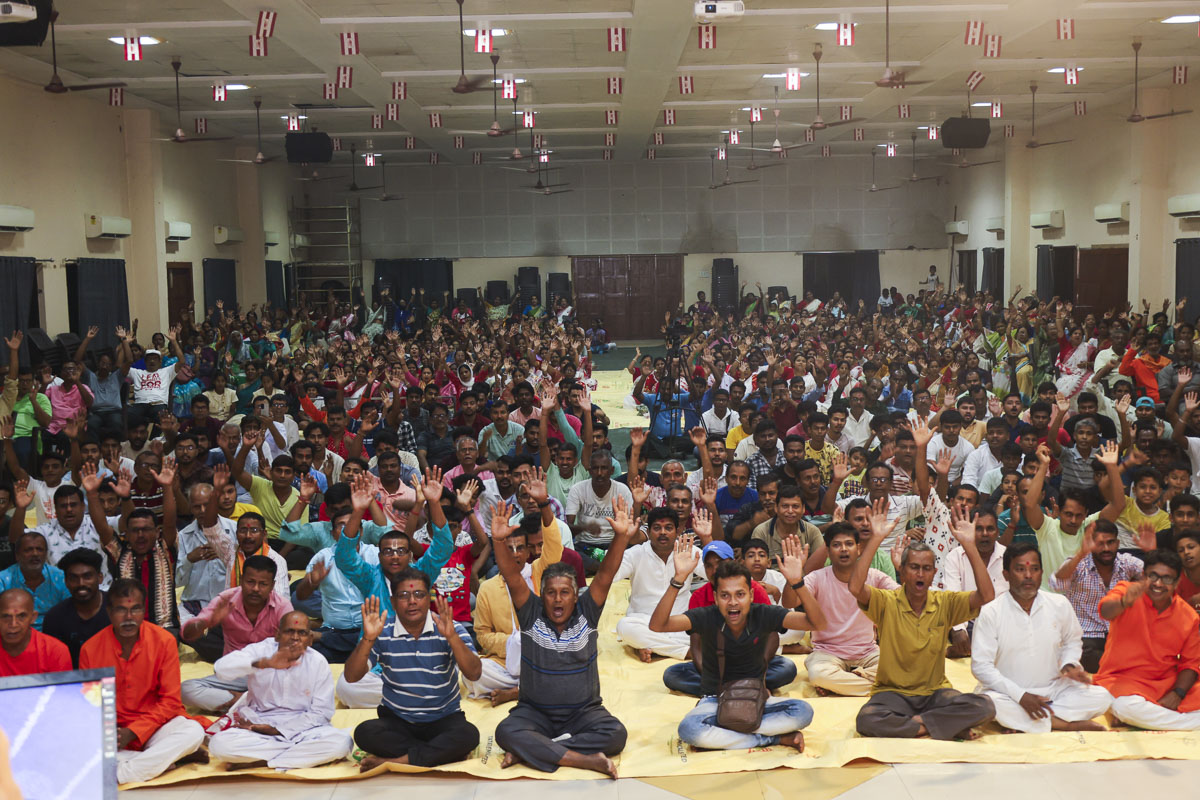 Ghare Ghare Satsang Diksha Homatmak Yagna, Kolkata