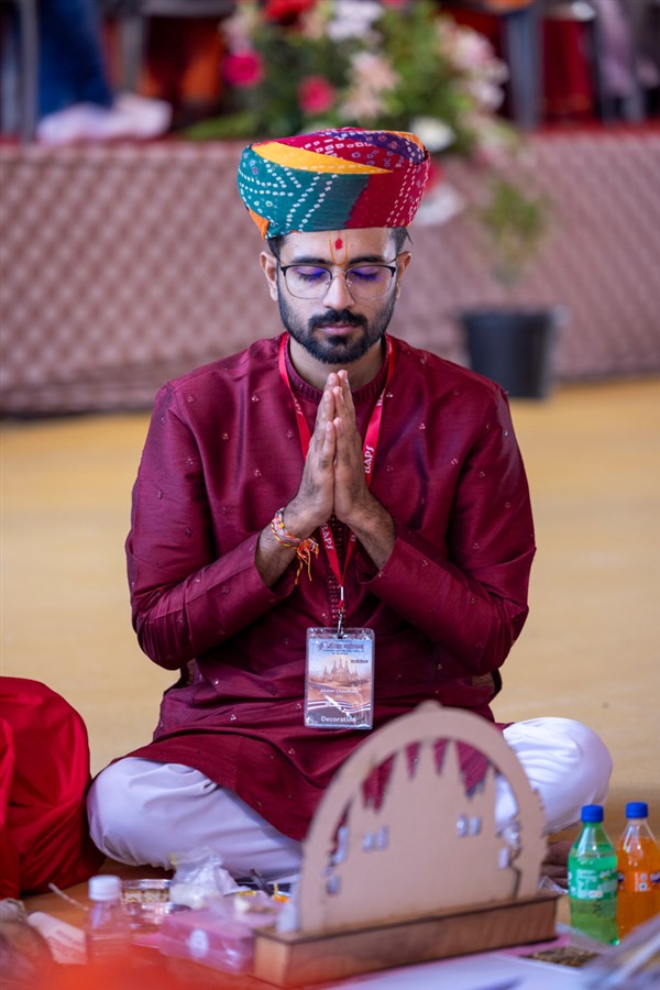 Devotees and well-wishers participate in the yagna rituals