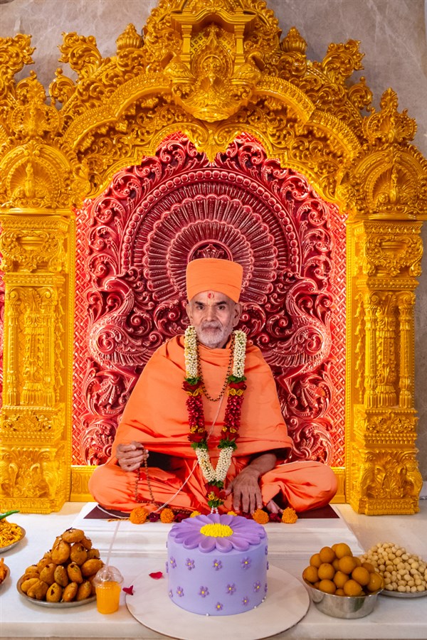 Pragat Brahmaswarup Mahant Swami Maharaj