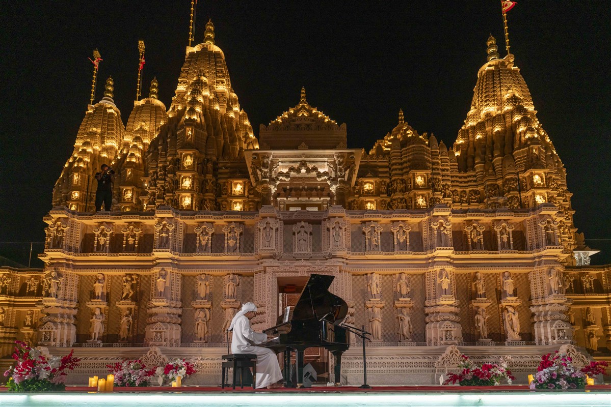Ahmed shared, ‘I was so moved by the temple’s peace and love that I knew I wanted to perform here. My first big solo in the UAE in such a meaningful place is a dream come true.’