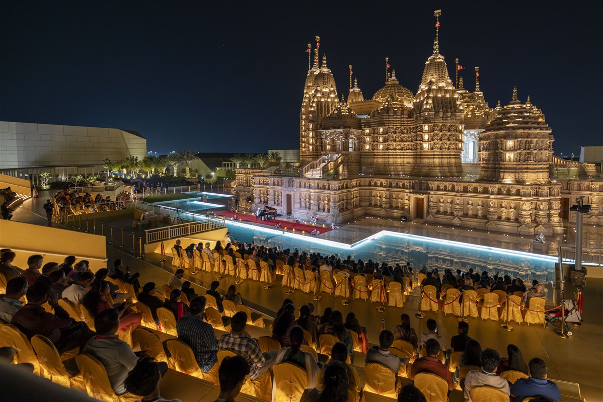 Under the starlit sky by the Ganga ghat, 15-year-old autistic Emirati pianist Ahmed Al Hashemi, an internationally recognized artist and recipient of the UNESCO Rising Talent Honorary Certificate and the Mother Teresa Memorial Award, captivated the audience with his inspiring performance.