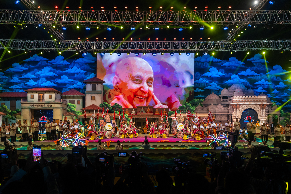 Yuvaks perform a traditional dance