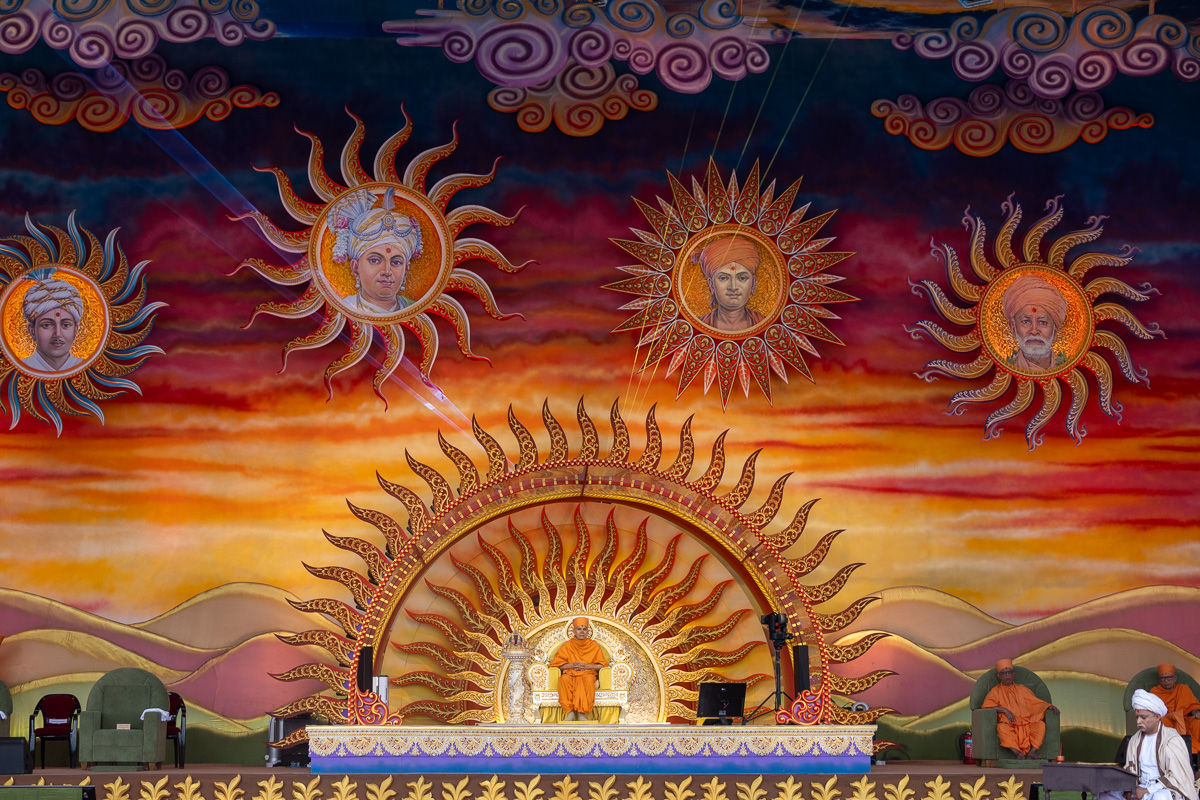 Swamishri during the assembly
