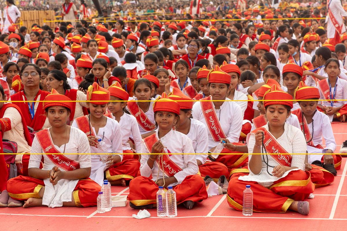 Balikas and karyakars during the assembly