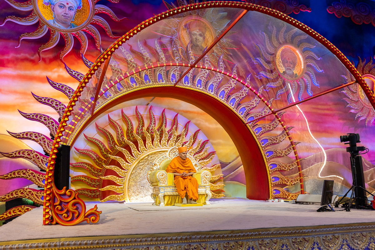 Swamishri during the assembly