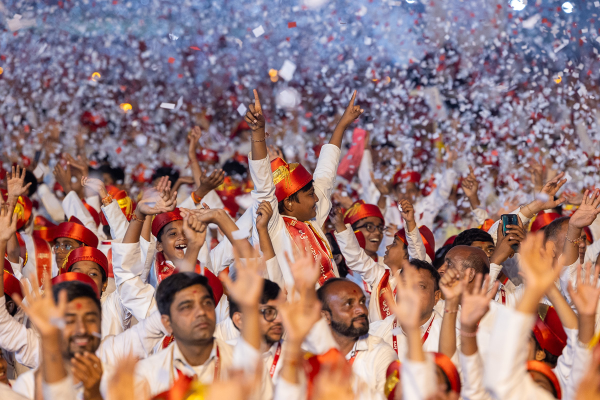 Balaks and karyakars during the assembly