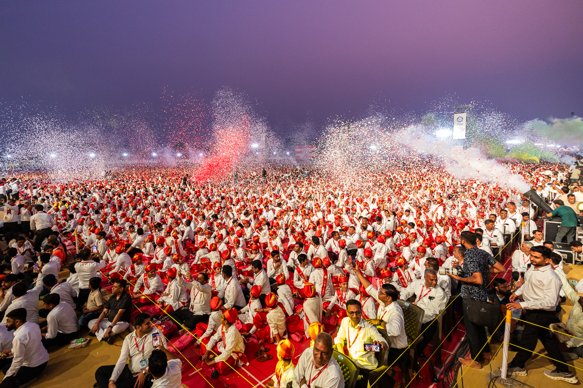 Balaks and karyakars during the assembly