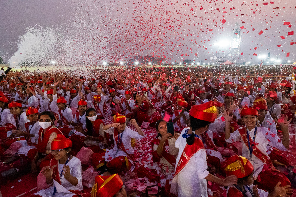 Balikas and karyakars during the assembly