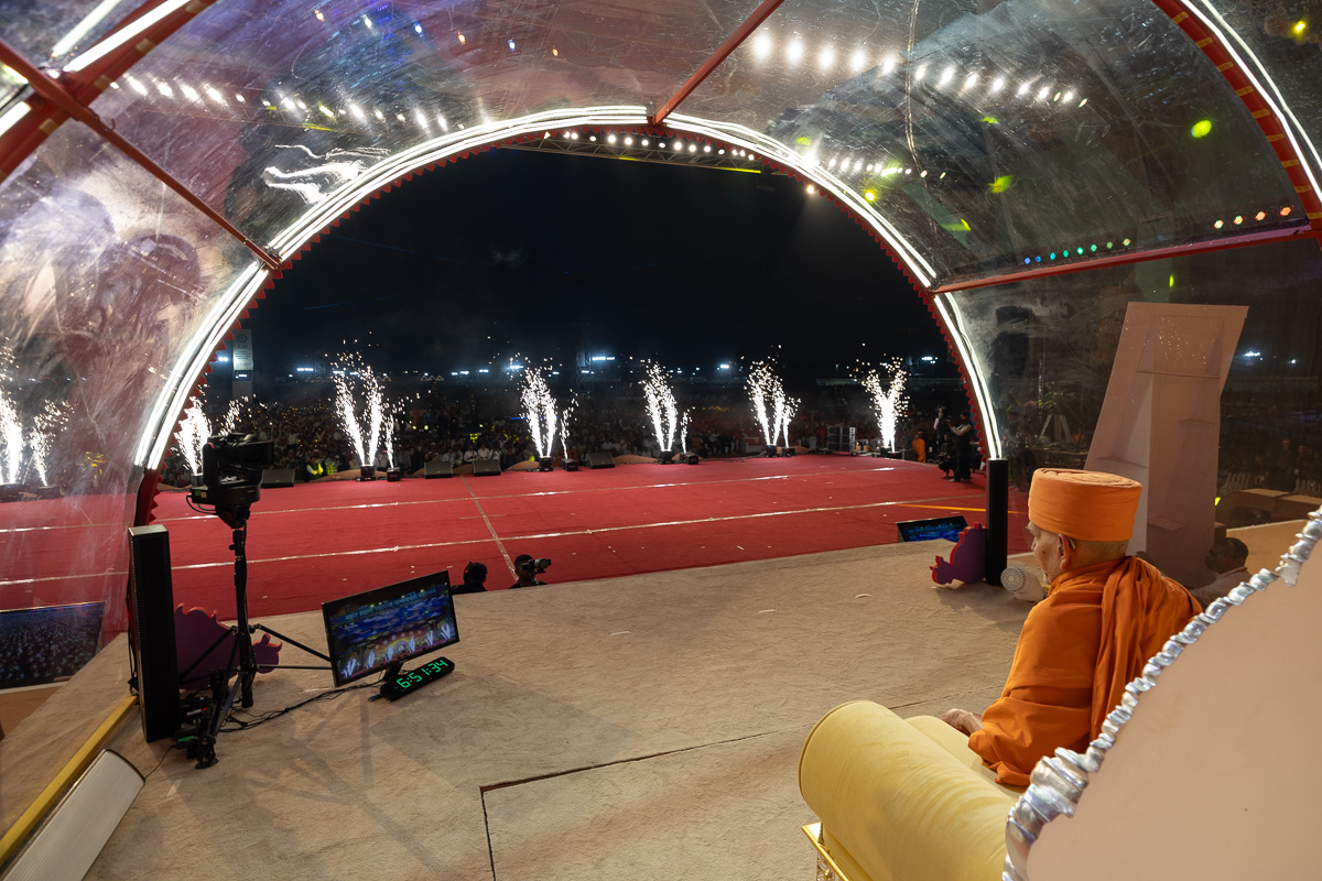 Swamishri during the assembly