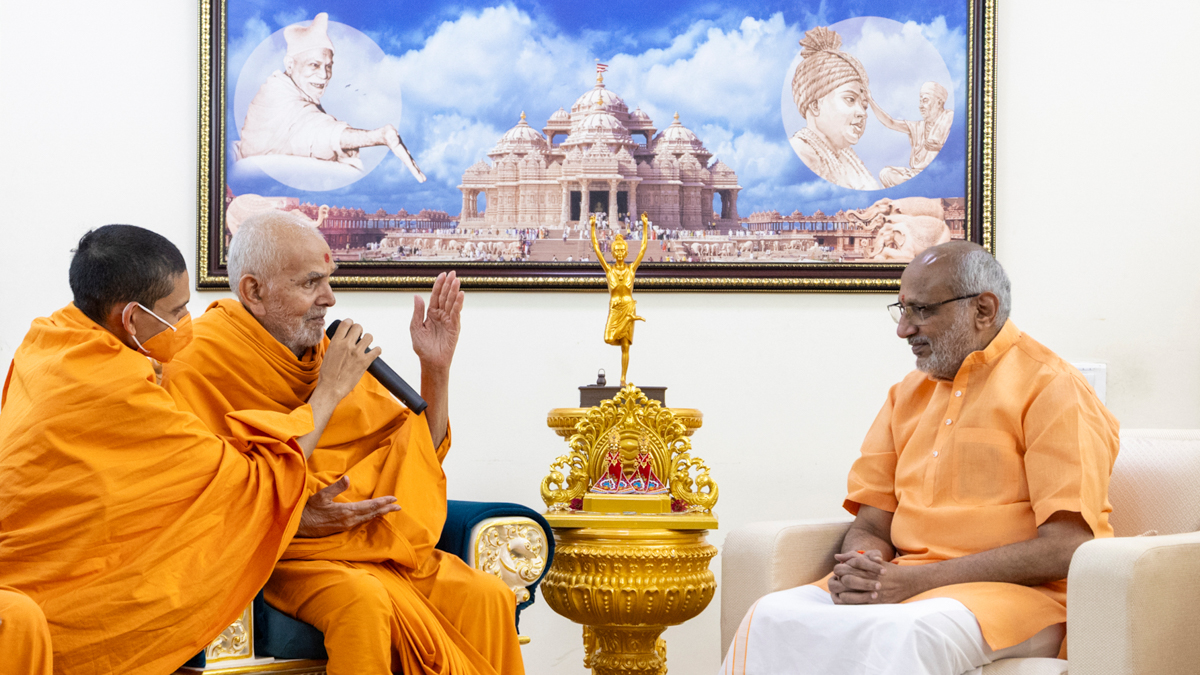 <a href="https://www.baps.org/News/2026/Vice-President-of-India-CP-Radhakrishnan-Meets-HH-Mahant-Swami-Maharaj-30982.aspx" target="new" style="text-decoration:underline; color:blue;">Vice President of India C.P. Radhakrishnan Meets HH Mahant Swami Maharaj</a>