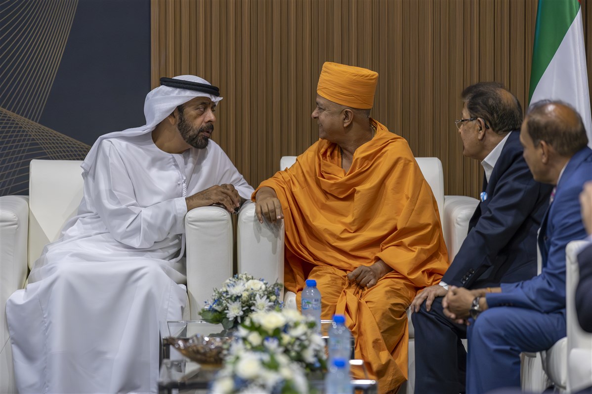 Swami Brahmaviharidas exchanges perspectives with international dignitaries at IDCT 2026 in Abu Dhabi