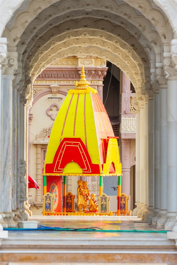 Chariot of Thakorji