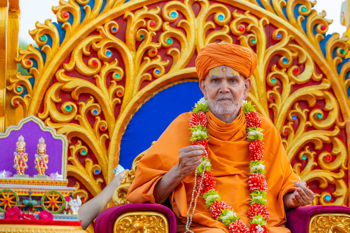 Swamishri during the Rathyatra procession