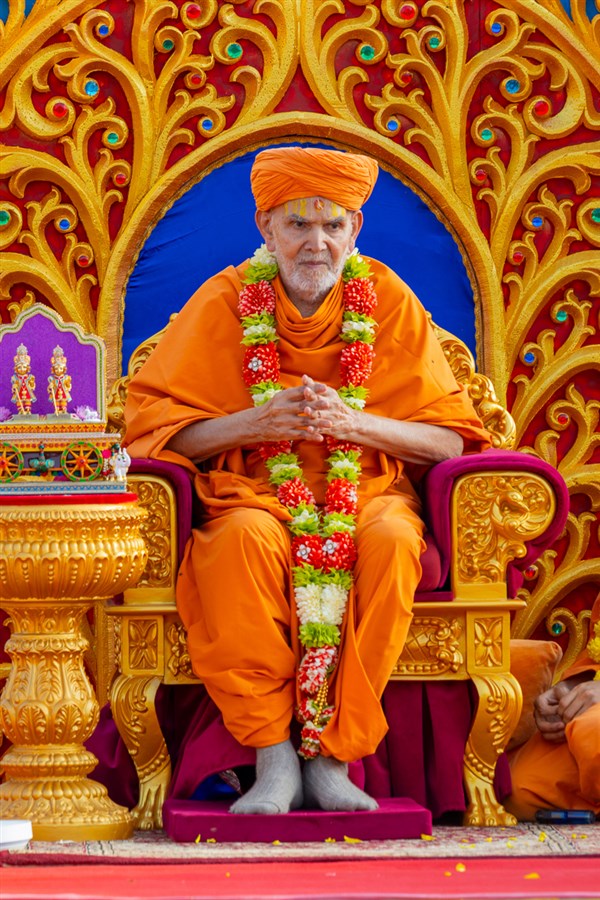 Swamishri during the assembly