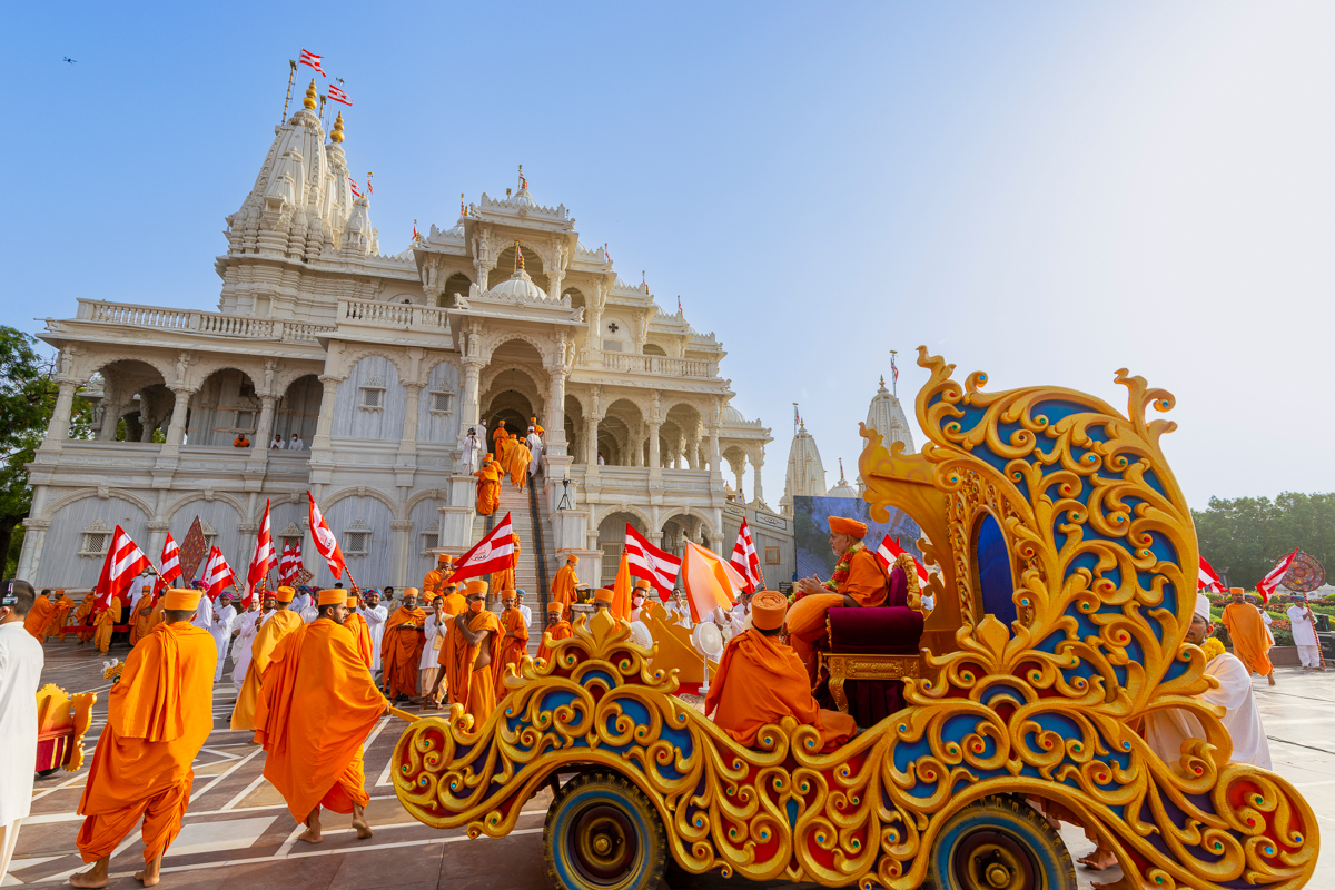 Swamishri after the assembly